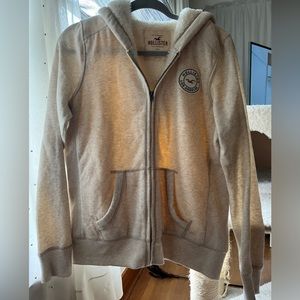 Hollister cream colored sweatshirt with sherpa lining-Size Large